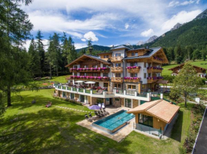 Отель Hotel Lindenhof  Рамзау-Ам-Дакстайн